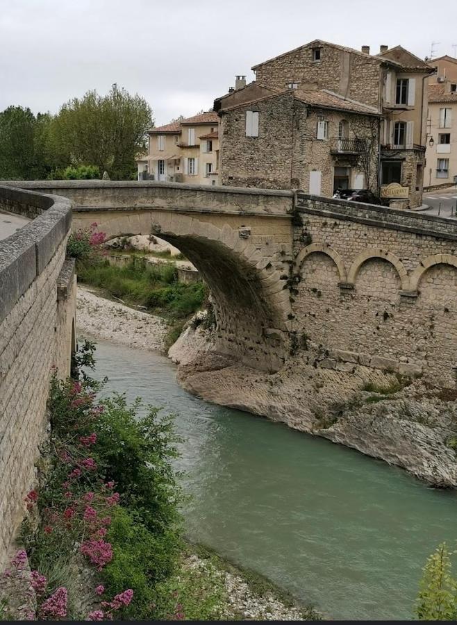 Sur Le Pont Apartment Vaison-la-Romaine Exterior photo